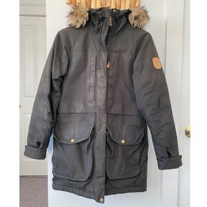 Fjallraven XS Black Women’s Down Parka Jacket